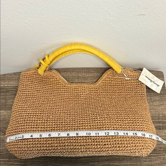 🌾 Tommy Bahama Tan Hobo Bag with Tassel - Picture 12 of 13